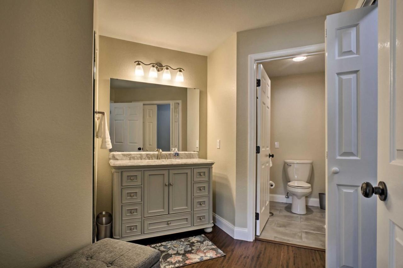 Branson Condo With Pool Access, Walk To Fishing Exteriör bild