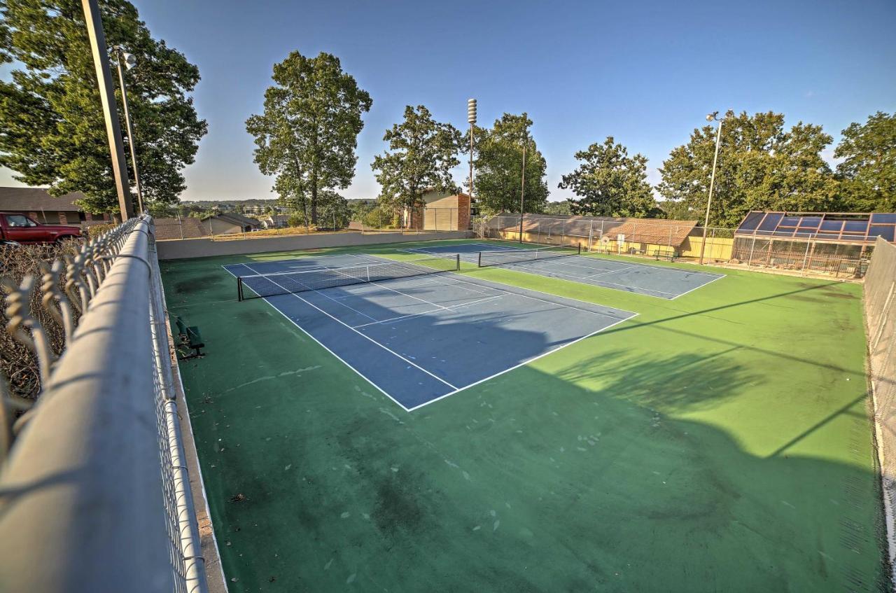 Branson Condo With Pool Access, Walk To Fishing Exteriör bild